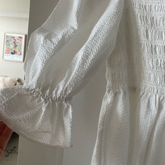 White puff sleeve dress! - Picture 4 of 4